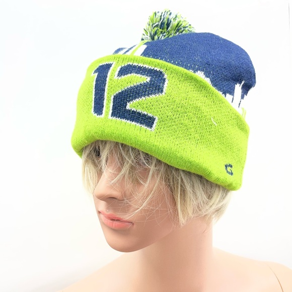 Seattle Skyline Pom-Pom Beanie - Blue and Green - Picture 2 of 4